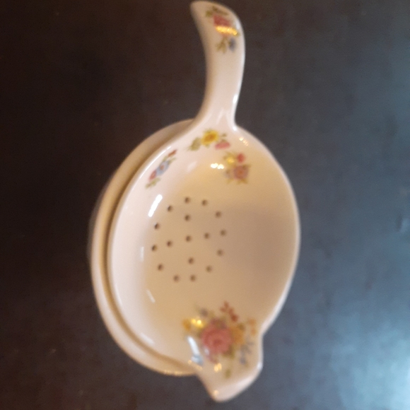 GORGEOUS Allyn Nelson Bone China Tea Bag or Lemon Strainer Basket Spoon & Cup. - Picture 5 of 6